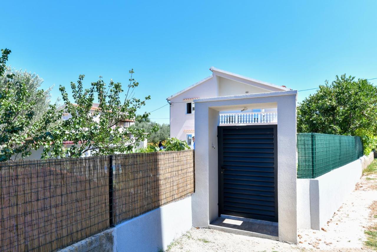 Pool house LUKA Appartement Zadar Buitenkant foto