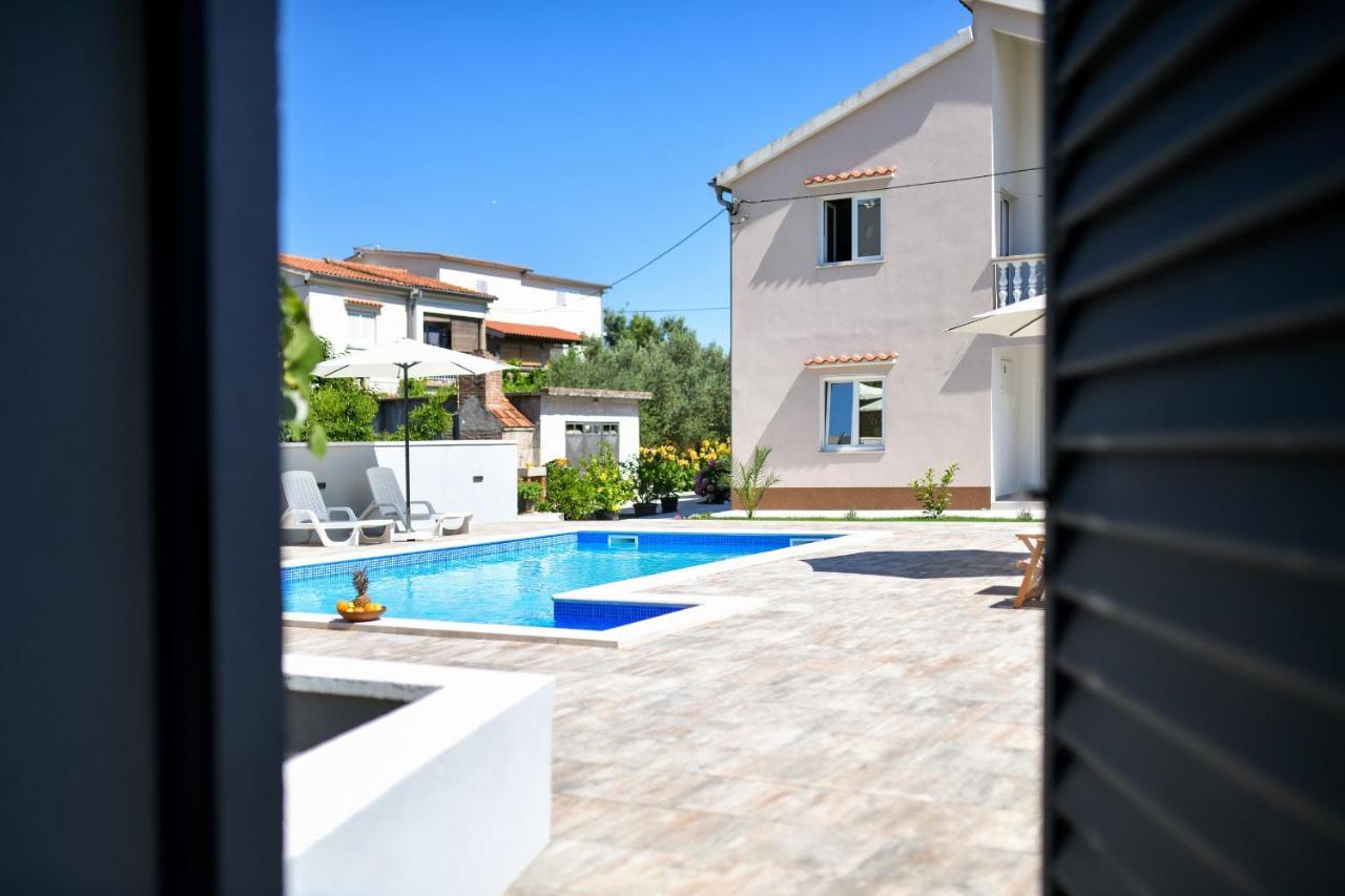 Pool house LUKA Appartement Zadar Buitenkant foto