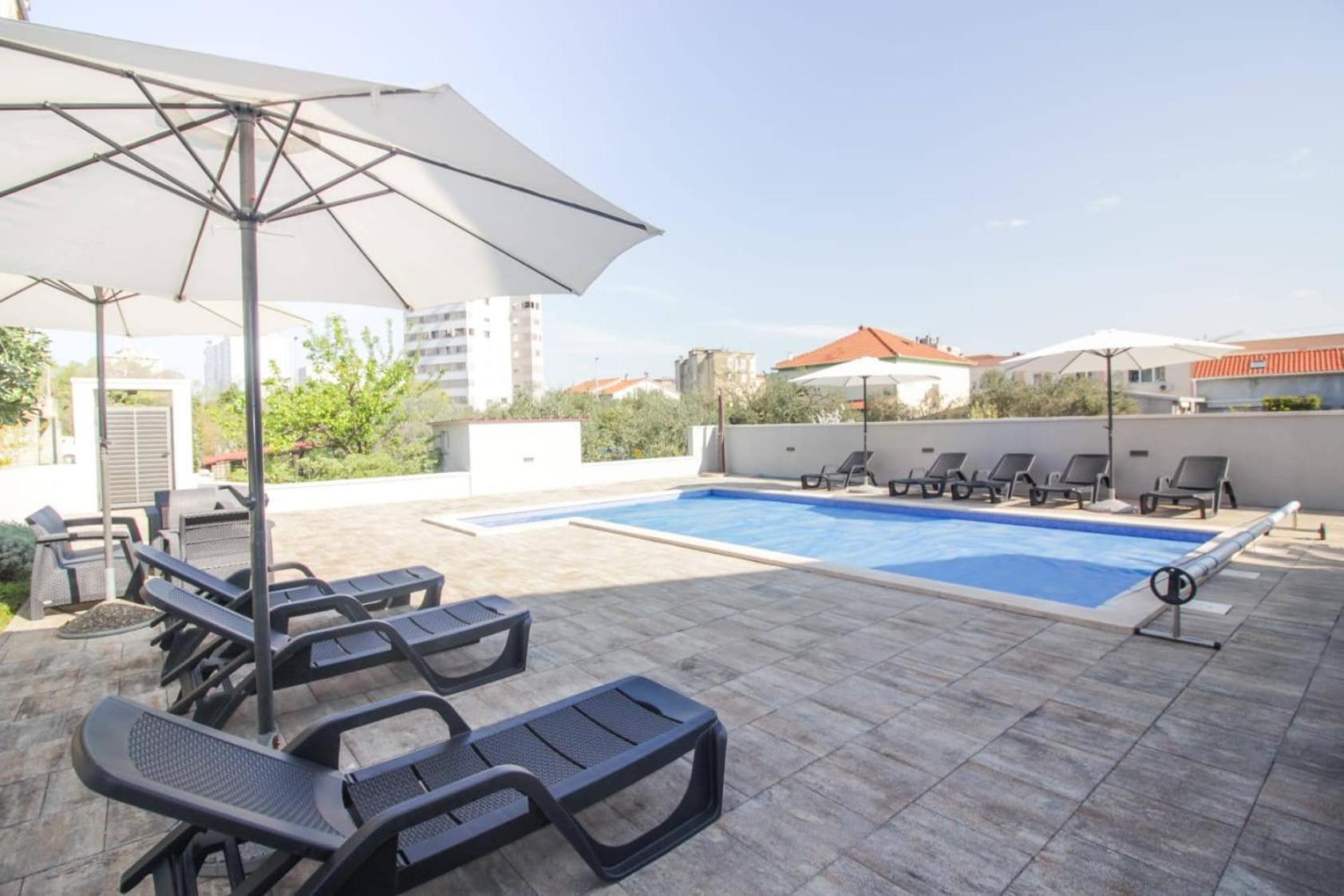 Pool house LUKA Appartement Zadar Buitenkant foto