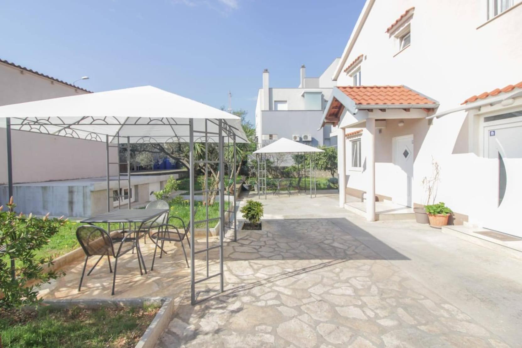 Pool house LUKA Appartement Zadar Buitenkant foto